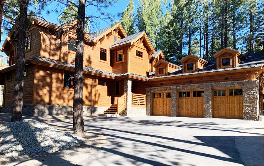 Brand new Mammoth Luxury Home for rent by private owner.  Tranquil location just a short drive or FREE Shuttle to Mammoth Mountain Resort and Downtown Mammoth Lakes.